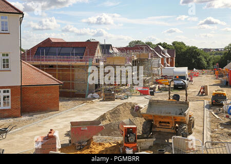 Les nouvelles maisons en construction dans le quartier de Castle Hill Ebbsfleet Garden City, au sud-est de Londres, au Royaume-Uni. Une importante nouvelle initiative en matière de logement du gouvernement Banque D'Images