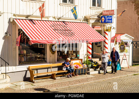 Granna, Suède - 2 juillet 2018 : extérieur d'une traditionnelle Peppermint Stick Candy (Polkagris en suédois) fabricant et boutique sur un beau matin d'été Banque D'Images