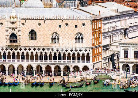 Le célèbre Palais des Doges, le Palazzo Ducale, est un palais construit dans le style gothique vénitien, et l'un des principaux monuments de Venise, en Italie Banque D'Images