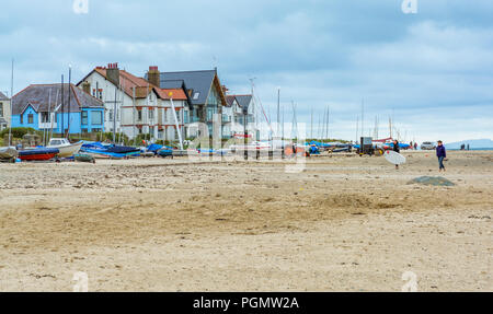 Une vue sur la ville à partir de la plage principale à conseil informatique sur l'île d'Anglesey. Prises le 23 août 2018. Banque D'Images