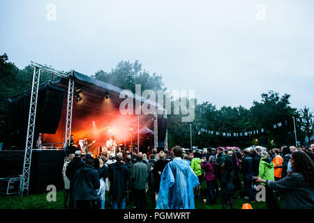 Le Danemark, l'Albertslund - Août 25, 2018. Touareg algérien desert rock quintet Imarhan effectue un concert live au cours de la Danish Music Festival Festival 2018 Badesoen à Albertslund. Gonzales (Photo - Malthe Ivarsson). Banque D'Images