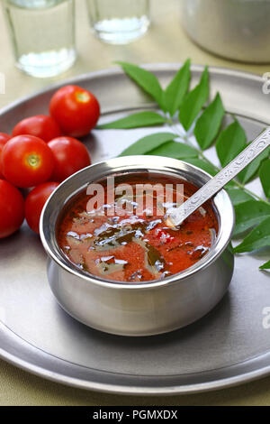 Rasam tomate, soupe de tomate style du Kerala, du sud de l'Inde Banque D'Images