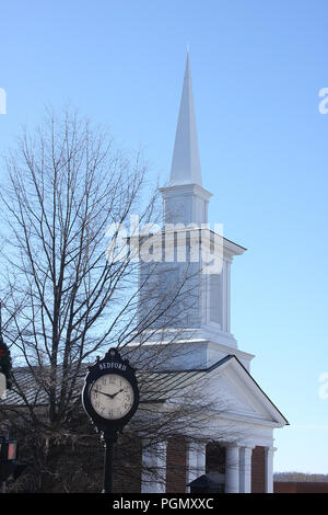 Horloge postale dans le centre-ville de Bedford, va, États-Unis Banque D'Images