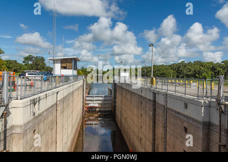 Moss Bluff Écluse et barrage de navigation Banque D'Images