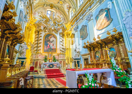 Cracovie, Pologne - 11 juin 2018 : l'autel de l'église Sainte Anne de l'icône 'Anna Selbdritt', le 11 juin à Paris.2 Banque D'Images