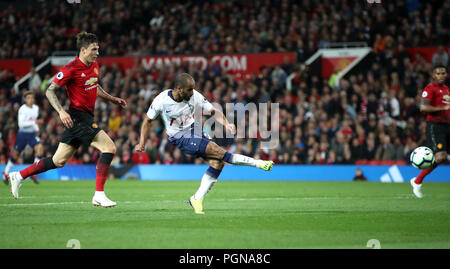 Tottenham Hotspur est Lucas Moura marque son troisième but du côté du jeu au cours de la Premier League match à Old Trafford, Manchester. Banque D'Images