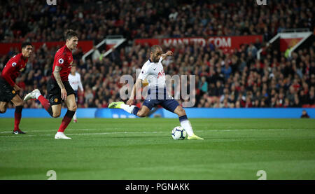 Tottenham Hotspur est Lucas Moura marque son troisième but du côté du jeu au cours de la Premier League match à Old Trafford, Manchester. Banque D'Images