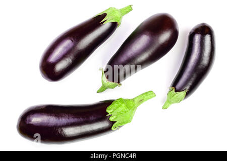 Ou l'aubergine aubergine isolé sur fond blanc. Vue d'en haut. Motif de mise à plat Banque D'Images