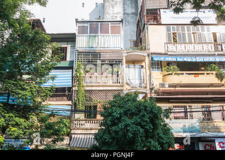 Hanoï, Vietnam - novembre 2,2017 : vue de l'ancien bâtiment dans le vieux quartier de Hanoi, Vietnam. Banque D'Images