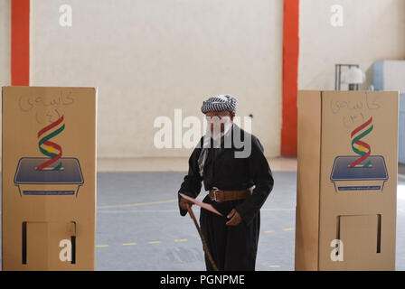 25 septembre 2017 - Erbil, au Kurdistan : les Kurdes irakiens voter lors d'un référendum historique sur l'indépendance du Kurdistan. À Metlaoui Des votent lors du référendum sur l'indépendance du Kurdistan irakien. *** FRANCE / PAS DE VENTES DE MÉDIAS FRANÇAIS *** Banque D'Images