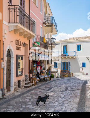 Vue panoramique à Castelmola, un ancien village médiéval situé au dessus de Taormina, sur le sommet de la montagne Mola. Sicile, Italie. Banque D'Images