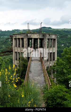 Soviet-Era vieux téléphérique, système de transport dans la région de Chiatura Géorgie Banque D'Images