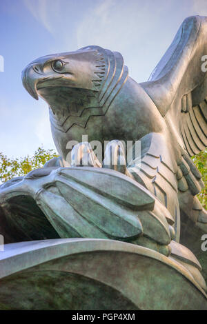Vue détaillée de l'aigle, sulpture représentant américains tombés en mer dans la guerre mondiale 2 Banque D'Images