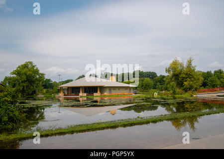 Des pluies excessives créent des conditions d'inondation dans la région de Madison, Wisconsin, USA. Avis de Tenney Park sous l'eau. Banque D'Images