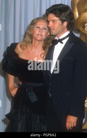 Ursula Andress Harry Hamlin 1985 Photo de John Barrett/PHOTOlink.net Banque D'Images