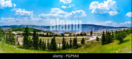 La terrasse du coteau de la Highland Valley Copper Mine, la plus grande mine de cuivre à ciel ouvert au Canada, situé en Colombie-Britannique Banque D'Images