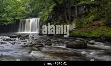 Pays de Galles du Sud sur la rivière Cascade, Ystradfellte Mellte Banque D'Images