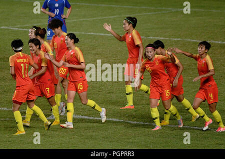 Palembang, Indonésie. Août 28, 2018. Les joueurs de Chine célébrer au cours de la demi-finale de football entre la Chine et du Taipei chinois à la 18e Jeux asiatiques à Palembang, Indonésie, le 28 août 2018. Credit : Wang Shen/Xinhua/Alamy Live News Banque D'Images