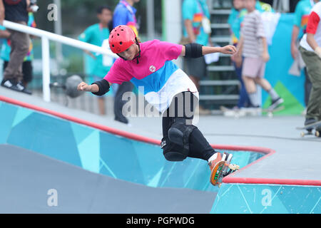 Palembang, Indonésie. Août 28, 2018. Sakura Yosozumi (JPN) : Skate Park de la femme au centre de sport pratique Jakabaring Skatepark pendant les Jeux asiatiques 2018 Jakarta Palembang en Palembang, Indonésie . Credit : Yohei Osada/AFLO SPORT/Alamy Live News Banque D'Images