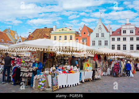 Les étals du marché, au cours de l'époque médiévale, événement, Raekoja plats, place de l'hôtel de ville, vieille ville, Tallinn, Estonie Banque D'Images