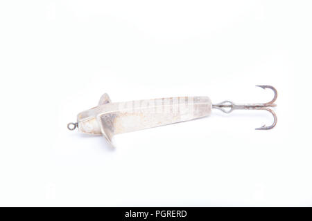 Un vieux metal leurre de pêche conçu pour la capture de poissons prédateurs, équipé d'un crochet. À partir d'une collection de vintage et modernes. Pas de Banque D'Images