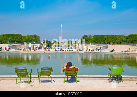 Jardin des Tuileries, avec une vue vers la Place de la Concorde, Paris, France Banque D'Images