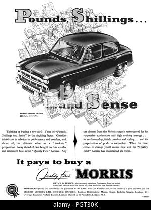 1955 La publicité pour la Morris Oxford Saloon automobile. Banque D'Images