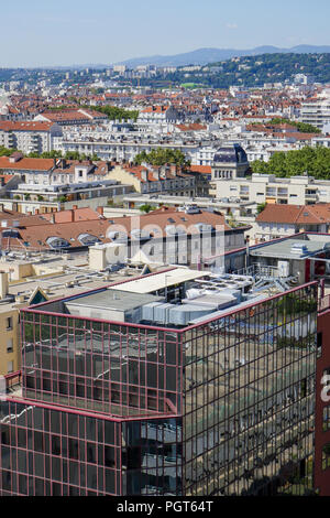 Vue générale du quartier de la Part-Dieu vu depuis le toit du bâtiment du ciel, Lyon, France Banque D'Images