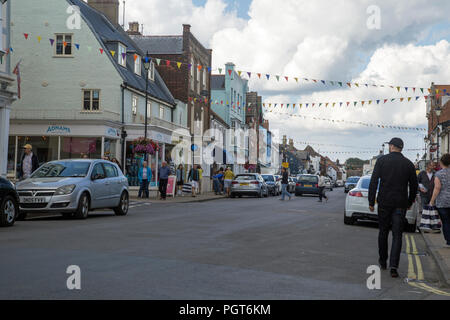 Aldburgh, Suffolk, Angleterre, août 2018, une vue montrant les gens dans la rue sur une journée d'été. Banque D'Images