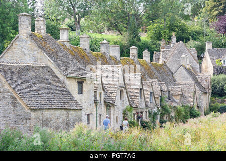Cottages en pierre de Cotswold, Arlington Row, Bibury, Gloucestershire, Angleterre, Royaume-Uni Banque D'Images