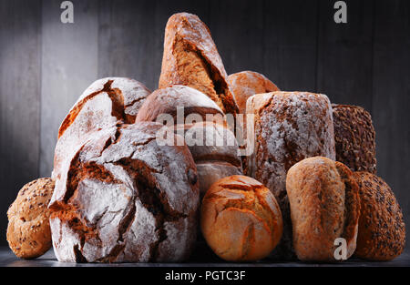 La composition avec un assortiment de produits de boulangerie. Banque D'Images