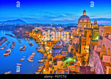 Vue panoramique de l'île de Procida, une commune de l'agglomération de la ville de Naples, Campanie, Italie. Banque D'Images