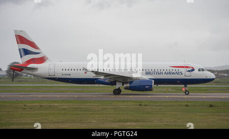 Navette de British Airways Londres vu au départ de l'Aéroport International de Glasgow, Renfrewshire, en Écosse. Banque D'Images