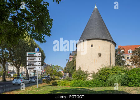 Tour camoufle, 15e siècle la tour d'artillerie cylindrique dans la ville Metz, Moselle, Lorraine, France Banque D'Images
