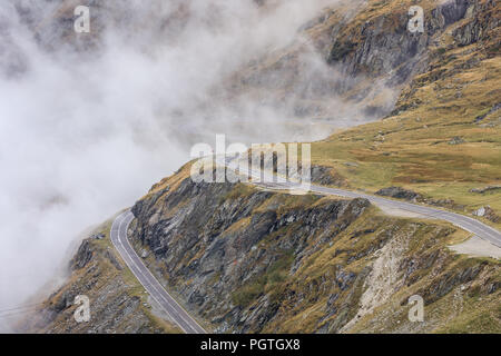 Transfagarasan route de montagne dans les montagnes de Fagaras, Roumanie Banque D'Images