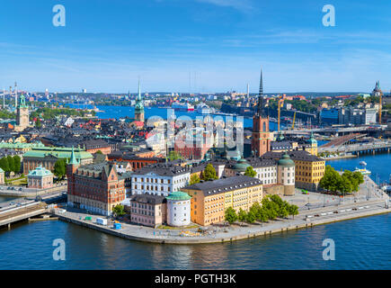 Stockholm. Vue aérienne de Riddarholmen et Gamla Stan (vieille ville) de la tour de l'Hôtel de Ville de Stockholm (Stadshuset), Kungsholmen, Stockholm, Suède Banque D'Images