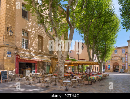 Aix en Provence, café. L'Archeveche restaurant/café sur place des martyrs de la résistance, Aix-en-Provence, Provence, France Banque D'Images