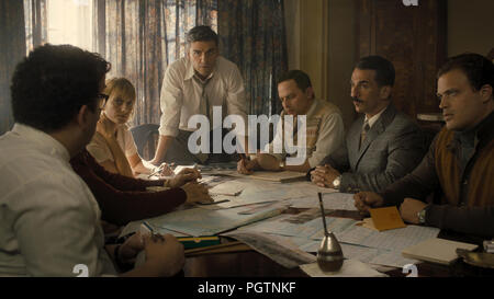 DATE DE SORTIE : Août 29, 2018 Title : l'opération finale Studio : Metro Goldwyn Mayer Réalisateur : Chris Weitz Résumé : Une équipe d'agents secrets a entrepris de retracer l'officier nazi qui ont organisé l'Holocauste. Avec : (de G à D) Melanie Laurent comme Hanna Regev, Oscar Isaac comme Peter Malkin, Nick Kroll comme Rafi Eitan, Michael Aronov que Zvi Aharoni, et Greg Hill comme Moshe Thabor. (Crédit Image : © Metro Goldwyn Mayer/photos) Banque D'Images