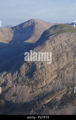 Géologie structurale importante base pliée de quartzite Ruadh-stac Beag Peak. Torridon, Kinlochewe, Ecosse, Royaume-Uni. Banque D'Images