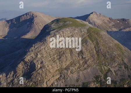 Géologie structurale importante base pliée de quartzite Ruadh-stac Beag Peak. Torridon, Kinlochewe, Ecosse, Royaume-Uni. Banque D'Images
