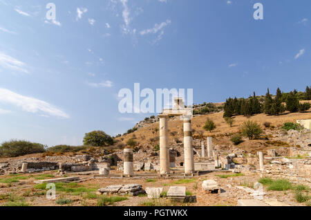 Ruines de la ville antique d'Ephèse, l'ancienne ville grecque en Turquie, dans un beau jour d'été Banque D'Images