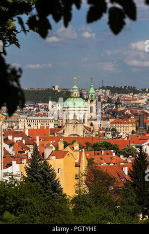 L'église de St Nicolas, la plus célèbre église baroque à Prague Banque D'Images