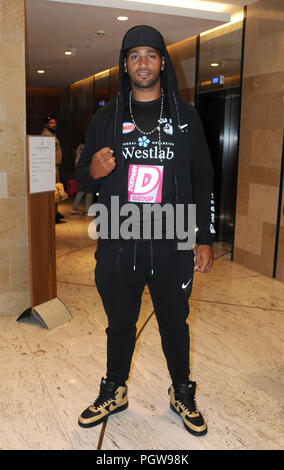 Les boxeurs de WBO arrivent à l'InterContinental London hotel à l'O2 avec : Nick Webb Où : London, Royaume-Uni Quand : 28 juillet 2018 Source : WENN.com Banque D'Images