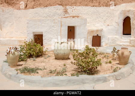 Cour intérieure d'habitations souterraines berbère, Matmata, Tunisie Banque D'Images