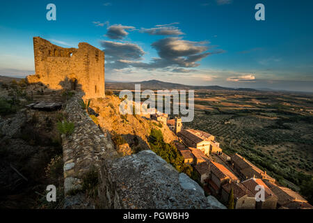 Fontemassi, Grosseto, Toscane - fraction de la ville italienne de Raccastrada, dans la province de Grosseto, en Toscane, les ruines du château de Fonte Banque D'Images