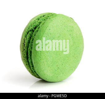 Macaron vert isolé sur fond blanc libre Banque D'Images