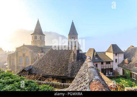 La France, l'Aveyron, Conques, étiqueté Les Plus Beaux Villages de France (Les Plus Beaux Villages de France), s'arrêter sur El Camino de Santiago, vue sur t Banque D'Images