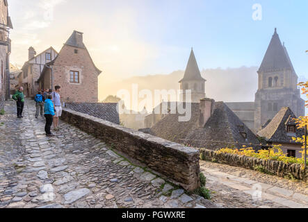 La France, l'Aveyron, Conques, étiqueté Les Plus Beaux Villages de France (Les Plus Beaux Villages de France), s'arrêter sur El Camino de Santiago, ruelle Banque D'Images