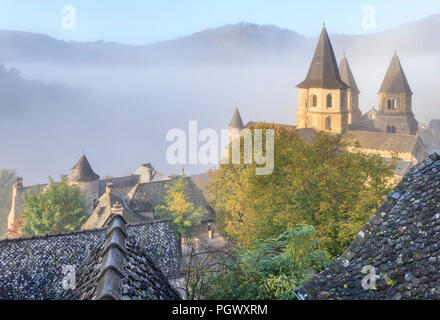 La France, l'Aveyron, Conques, étiqueté Les Plus Beaux Villages de France (Les Plus Beaux Villages de France), s'arrêter sur El Camino de Santiago, vue sur t Banque D'Images