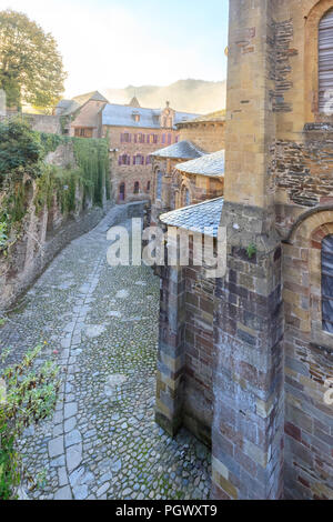 La France, l'Aveyron, Conques, étiqueté Les Plus Beaux Villages de France (Les Plus Beaux Villages de France), s'arrêter sur El Camino de Santiago, ruelle Banque D'Images